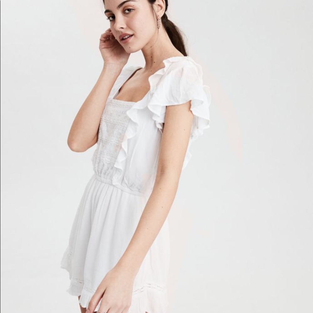 American Eagle White Romper Jumpsuit w/lace detail
